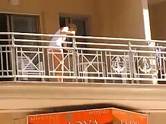 Ebano scopa sulle scale e in camera casalinghe italiane video porno da letto